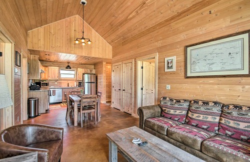 Livingston Cabin | Scenic Mountain-View Cabin with Spa Near Yellowstone