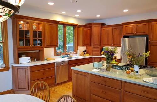 Pilot Knob House | Idyllic Retreat: Lake George House with Oceanfront Views