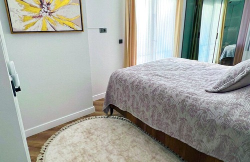 Izmit Apartment | Idyllic Sea View Duplex in Izmit with Spa & Breakfast