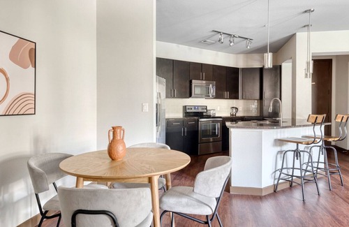 Dawson Apartment | Dreamy South Austin 2BR w/ Pool, W/D & Gym, nr restaurants, by Blueground