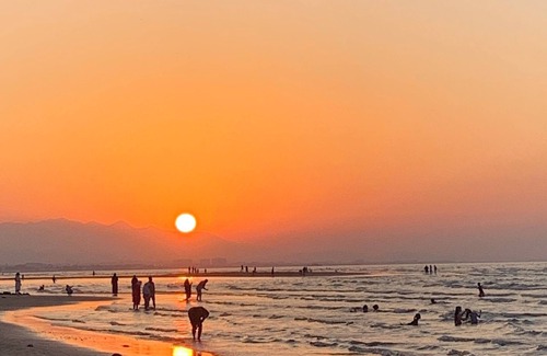 Qurm Apartment | Relax at Arabian Night Nook: Oceanfront Oasis Awaits