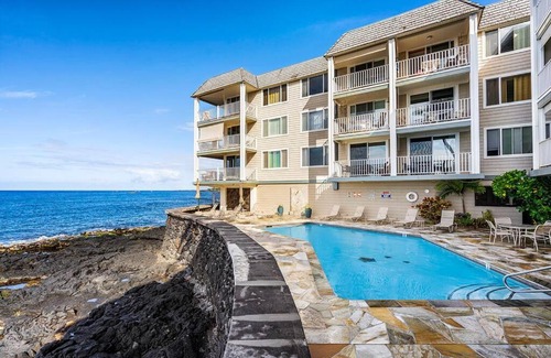 Kailua-Kona House | Oceanfront Oasis: Hale Kona Kai 307 with Pool & Kids' Fun