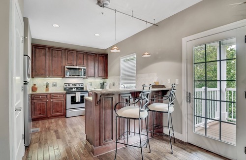Branson Villa | Idyllic Villa Near Branson RecPlex with Pool & Breakfast