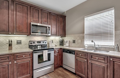 Branson Villa | Idyllic Villa Near Branson RecPlex with Pool & Breakfast