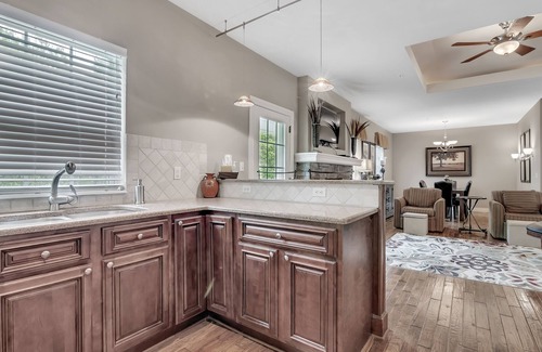 Branson Villa | Idyllic Villa Near Branson RecPlex with Pool & Breakfast