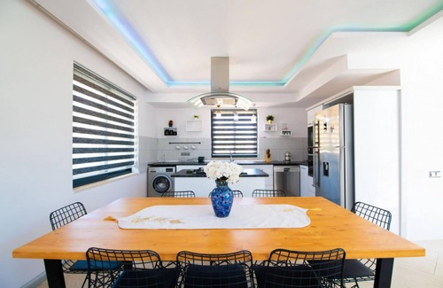 Sarıbelen Villa | Idyllic Villa with Private Pool and Jacuzzi in Kas