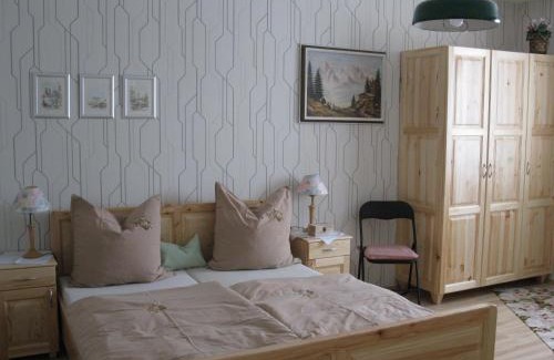 Kruklanki Apartment | Pet-Friendly Retreat at Drei Häuser with Oceanfront Views