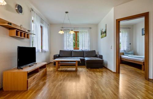 Ravensburg Apartment | Exceptional Drei-mädelhaus Ambs Wohnung 2 with Pool & Pets