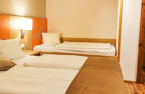 Treffen House | Comfortable Triple Room at Hotel Kuchlerwirt