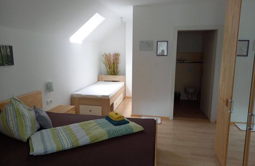 Stadl-Predlitz House | Comfortable Triple Room with Spa Access at Gasthof zum Postwirt