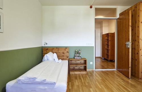 Ossiach Bed & Breakfast | Comfortable Dreibettzimmer at Forstliche Ausbildungsstätte