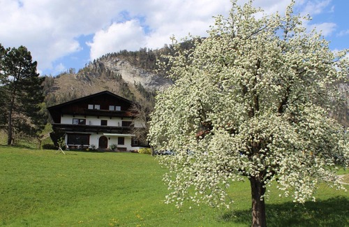 Kramsach Cottage | Inviting Balcony Room at Pension Christoph - Ideal for Families