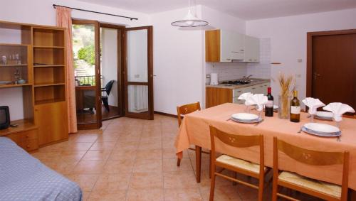 Oldesio Apartment | Trendy Three-Room Apartment with Pool for Family Fun