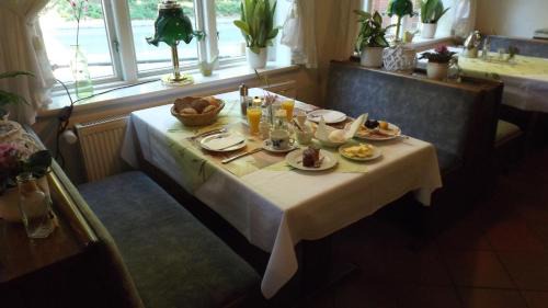 Drelsdorf Hotel | Discover Drelsdörper Krog: Pet-Friendly Stay with Hot Tub