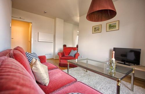 Wilsdruffer Vorstadt/Seevorstadt-West Apartment | Explore Dresden: A 4-Star Family-Friendly Retreat