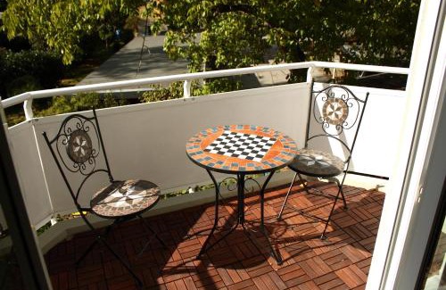 Striesen Apartment | Discover Dresden Großer Garten: 9.6/10 & Family-Friendly