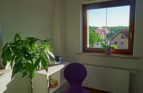 Weissig Apartment | Modern Apartment in Dresden: Culture Meets Nature