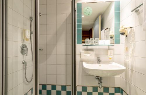 Sora Hotel | Discover Dresdner Tor Süd: Pet Friendly Stays Await!
