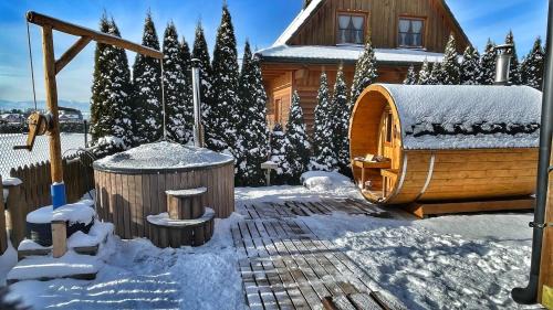 Liptovsky Trnovec House | Idyllic Drevenička Anička: Pool, Beach & 9.6 Rated Stay