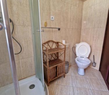 Vitanova Apartment | Pet-Friendly Retreat at Drevenica Vitanová - Family Welcome