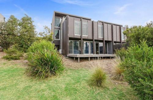 Fingal Bed & Breakfast | Ideal Golf Retreat Near St Andrews Beach with Kitchen Access