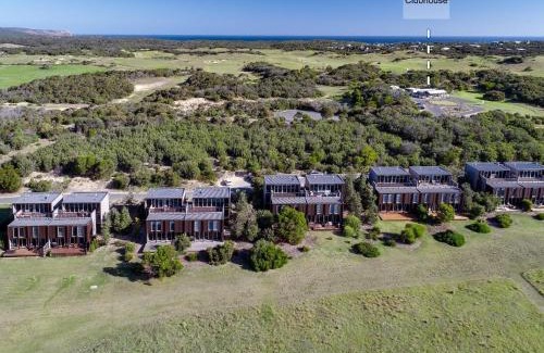 Fingal Bed & Breakfast | Ideal Golf Retreat Near St Andrews Beach with Kitchen Access