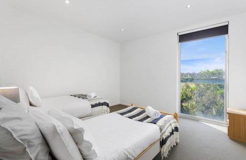 Fingal Bed & Breakfast | Ideal Golf Retreat Near St Andrews Beach with Kitchen Access