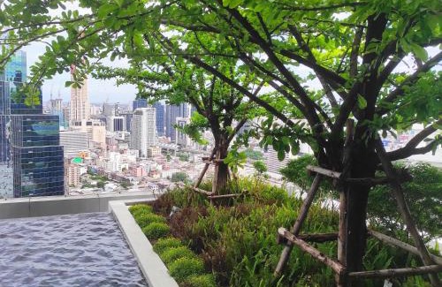 Ploenchit Apartment | Family-Friendly Getaway at Drew Home with Pool Access