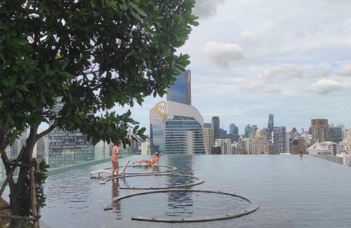Ploenchit Apartment | Family-Friendly Getaway at Drew Home with Pool Access