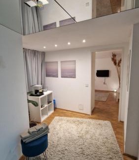 Rudolfsheim-Funfhaus Apartment | Drews Shelter - Charming Apartment