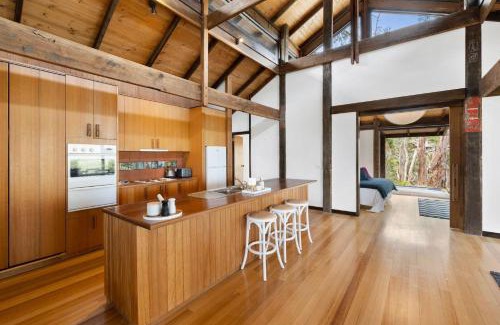 Lorne House | Dridan House: Guest Rated 9.7, Pet & Child Friendly Retreat