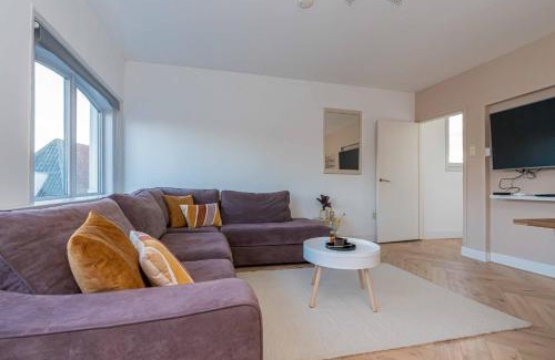 Zierikzee Apartment | Family-Friendly Getaway at Drie Wijzen Hotel