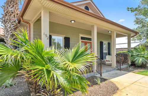 Gulfview Heights House | Serene Getaway at Drift Away: Family-Friendly Retreat