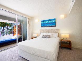 Palm Cove Resort | Elegant Drift Palm Cove: Oceanfront Bliss Awaits You
