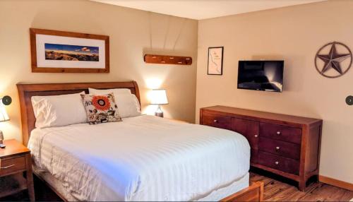 Chelan Apartment | Guest Rated 9.4: Driftin' Cabanas with Oceanfront Views