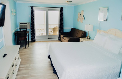 Ship Bottom Hotel | Oceanfront Escape at Drifting Sands Hotel with Pool & Spa