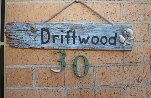 Sussex Inlet House | Driftwood: Family-Friendly Retreat with Pool & 9/10 Rating