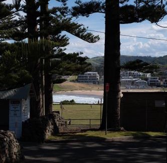Kiama Villa | Pet-Friendly Driftwood Beach House with Oceanfront Views