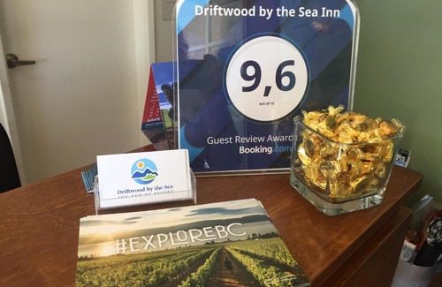 Campbell River Hotel | Oceanfront Driftwood by the Sea Inn - Guest Rated 9.2/10