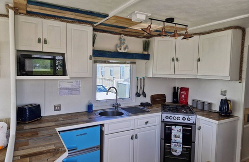 Anderby Creek Cabin | Pet-Friendly Driftwood Cabin at Anderby Creek - Guest Rated 10/10
