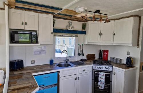 Anderby Creek House | Pet-Friendly Driftwood Cabin at Anderby Creek Awaits You