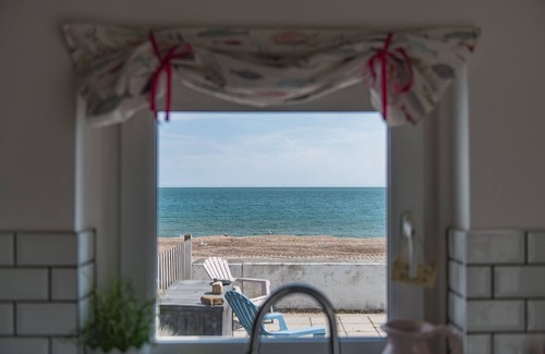 Sandgate Cottage | Driftwood Cottage by Bloom Stays - Family-Friendly Ocean Views