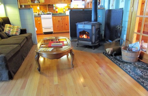 Brooksville Cabin | Driftwood Cottage: Oceanfront Oasis with Kayaks & Sunsets