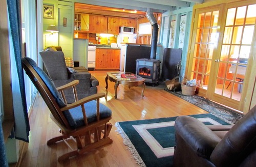 Brooksville Cabin | Driftwood Cottage: Oceanfront Oasis with Kayaks & Sunsets