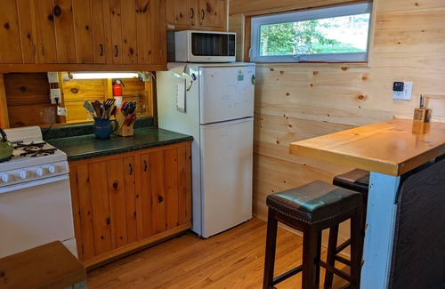 Brooksville Cabin | Driftwood Cottage: Oceanfront Oasis with Kayaks & Sunsets