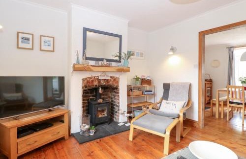 Heacham House | Delightful Driftwood Cottage: 4-Star Family Retreat