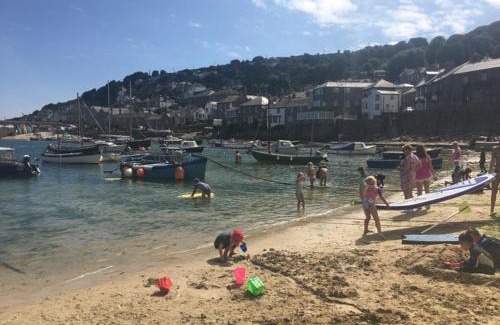 Mousehole House | Pet-Friendly Driftwood Cottage in Picturesque Mousehole