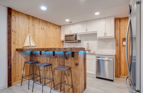 Antioch Cottage | Driftwood: Cozy Waterfront Cottage with Ocean and Lake Views