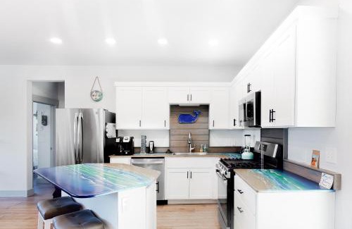 Bandon House | Discover Driftwood Duet: Family & Pet Friendly Retreat