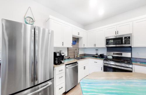 Bandon House | Discover Driftwood Duet: Family & Pet Friendly Retreat